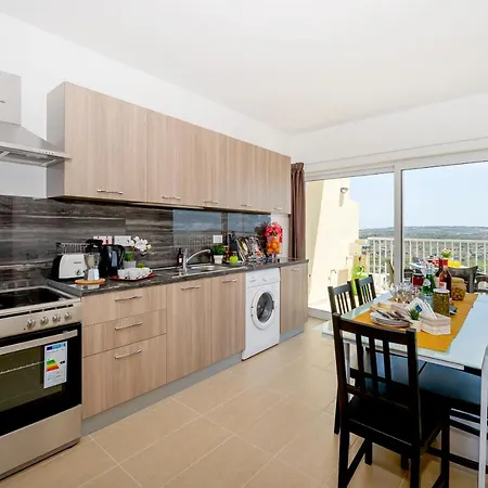 Summer Breeze With Terrace With Panoramic Views - By Getawaysmalta * Mellieħa