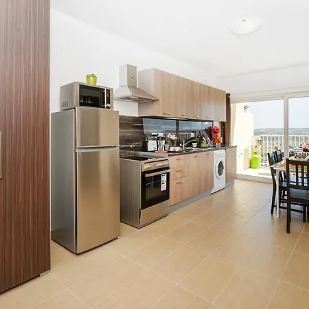 Summer Breeze With Terrace With Panoramic Views - By Getawaysmalta Apartment