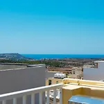 Summer Breeze With Terrace With Panoramic Views - By Getawaysmalta