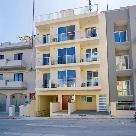 Summer Breeze With Terrace With Panoramic Views - By Getawaysmalta *