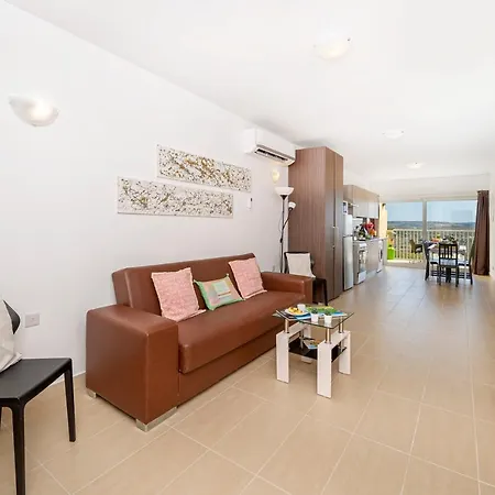 Summer Breeze With Terrace With Panoramic Views - By Getawaysmalta Mellieħa