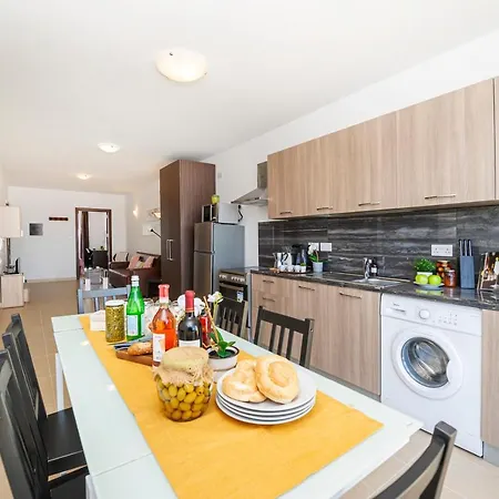 Summer Breeze With Terrace With Panoramic Views - By Getawaysmalta Apartament Mellieħa