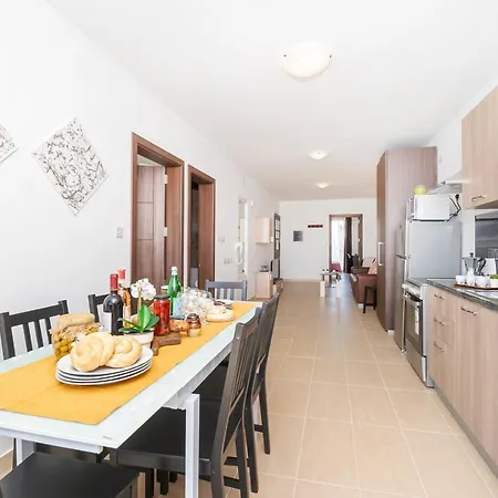Apartment Summer Breeze With Terrace With Panoramic Views - By Getawaysmalta Mellieha