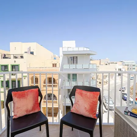 Apartment Summer Breeze With Terrace With Panoramic Views - By Getawaysmalta Mellieha