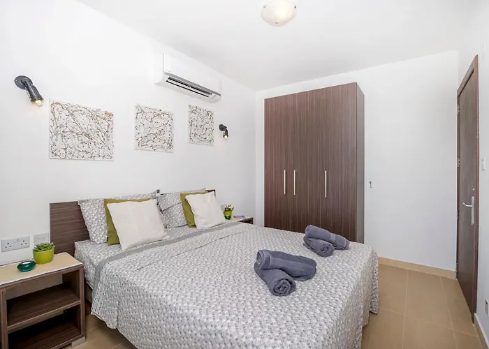 Summer Breeze With Terrace With Panoramic Views - By Getawaysmalta *