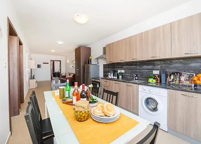 Summer Breeze With Terrace With Panoramic Views - By Getawaysmalta Daire Mellieħa