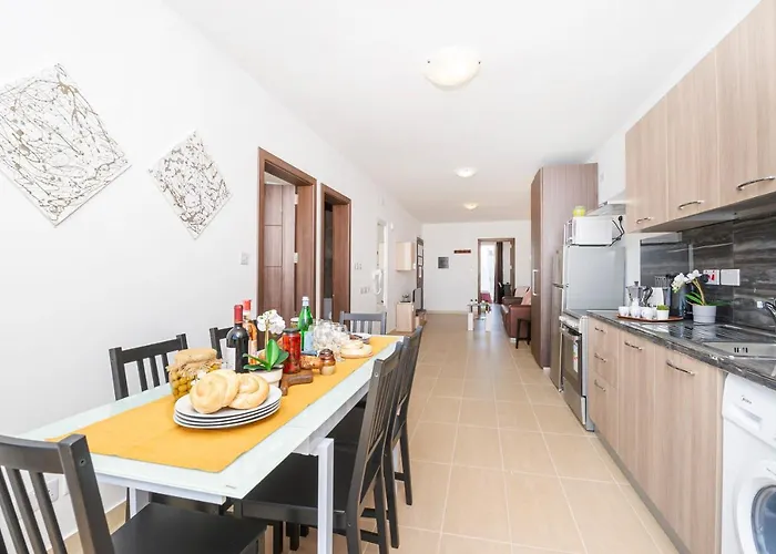 Daire Summer Breeze With Terrace With Panoramic Views - By Getawaysmalta Mellieħa